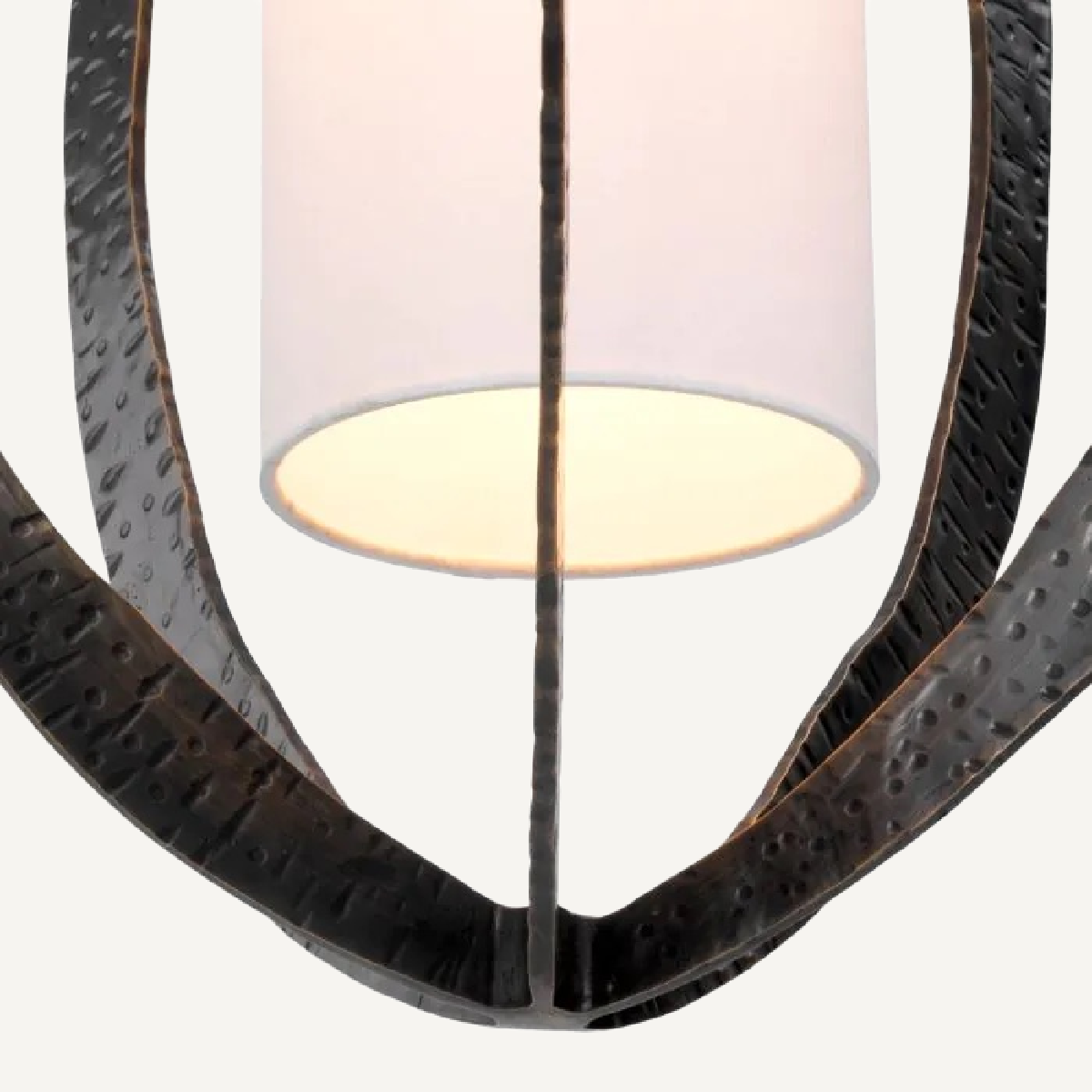 Lustre en bronze martelé
