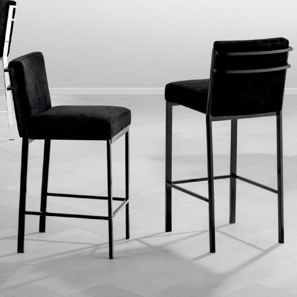 Chaise de comptoir en bronze et velours noir