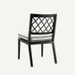 Chaise extérieure noire et blanche