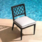 Chaise extérieure noire et blanche