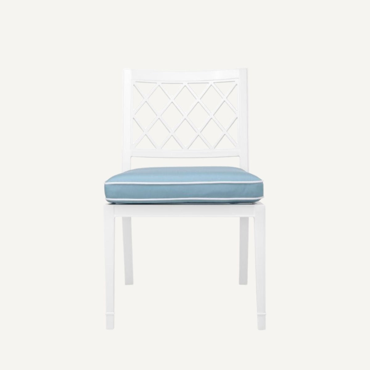 Chaise extérieure blanche et bleu minéral