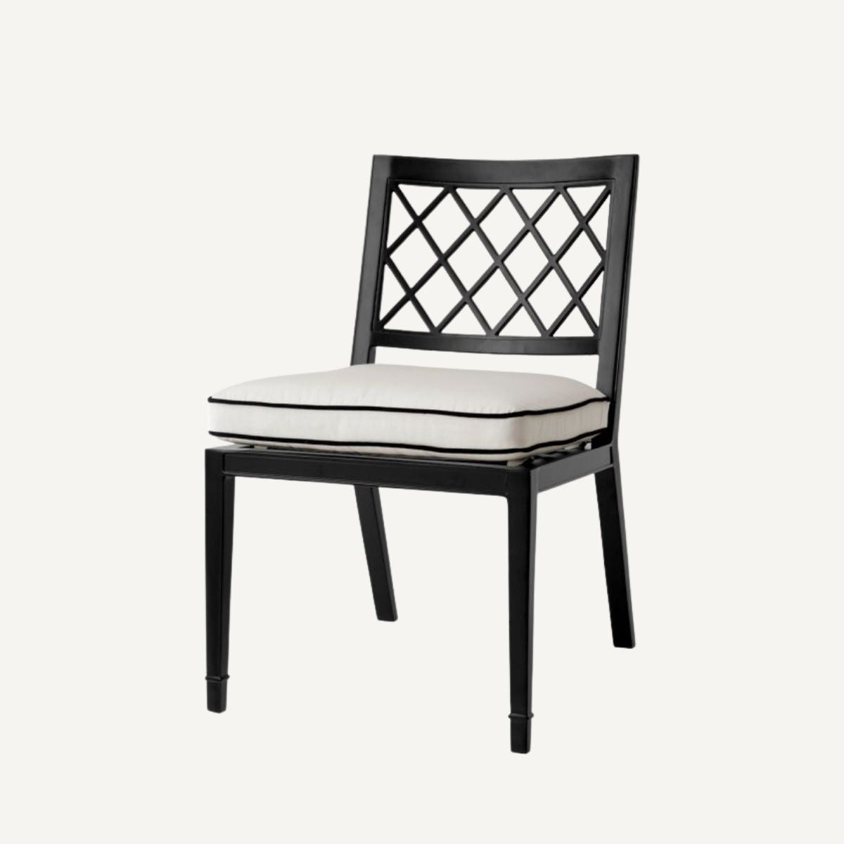 Chaise extérieure noire et blanche