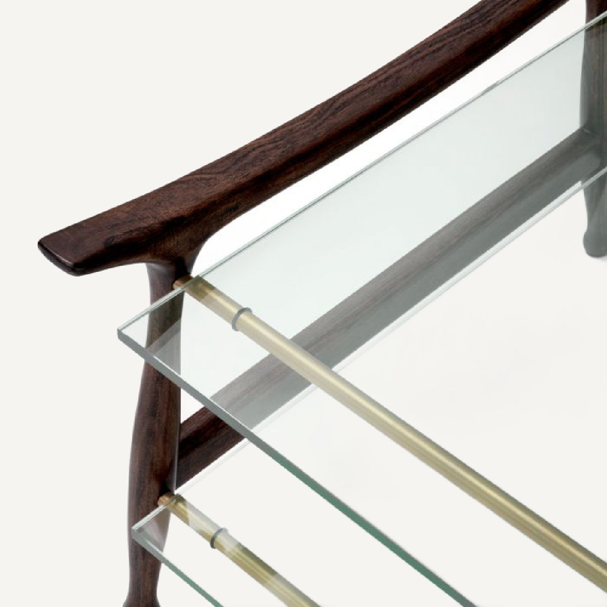 Table basse marron en verre transparent